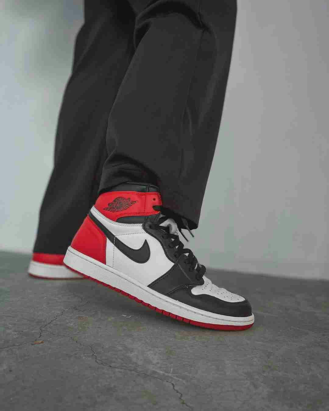 Air Jordan 1 Retro High OG 'Black Toe' 2016 555088-125 Air Jordan 1 Retro High OG 'Black Toe' 2016 555088-125